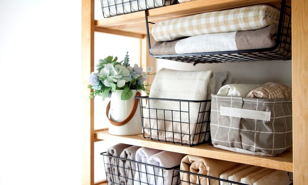 How To Keep Your Linen Closet Smelling Fresh